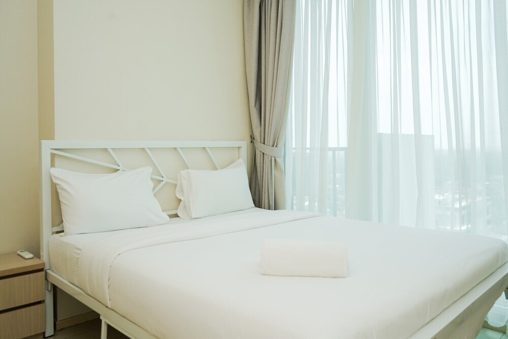 Южный Тангеранг: Homey And Cozy Stay 1Br At Tree Park City Bsd Apartment