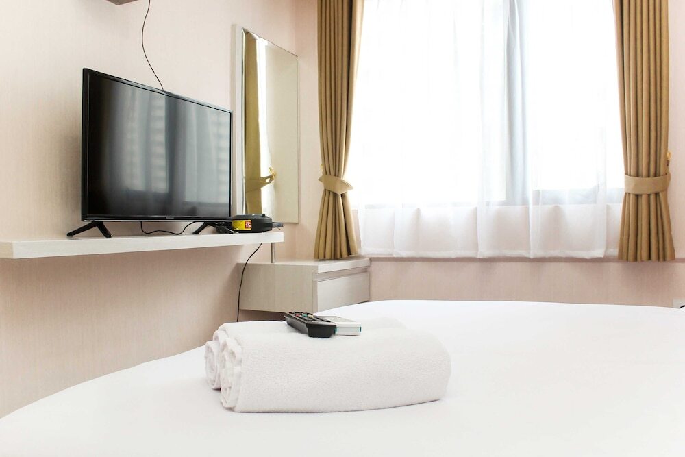 Сибату: Comfort And Spacious 2Br At Meikarta Apartment