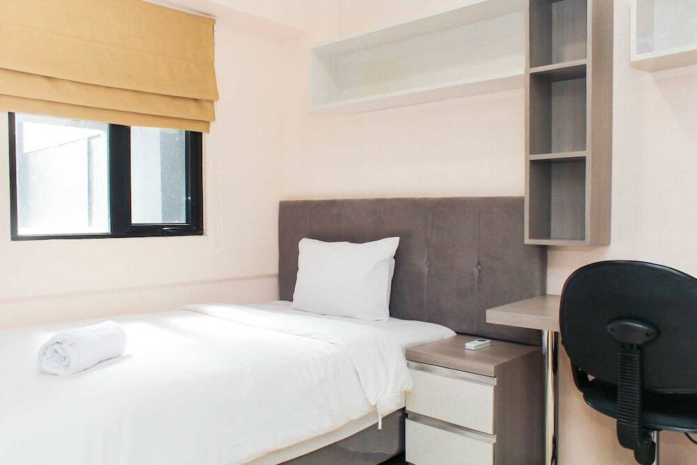 Сибату: Comfort And Spacious 2Br At Meikarta Apartment