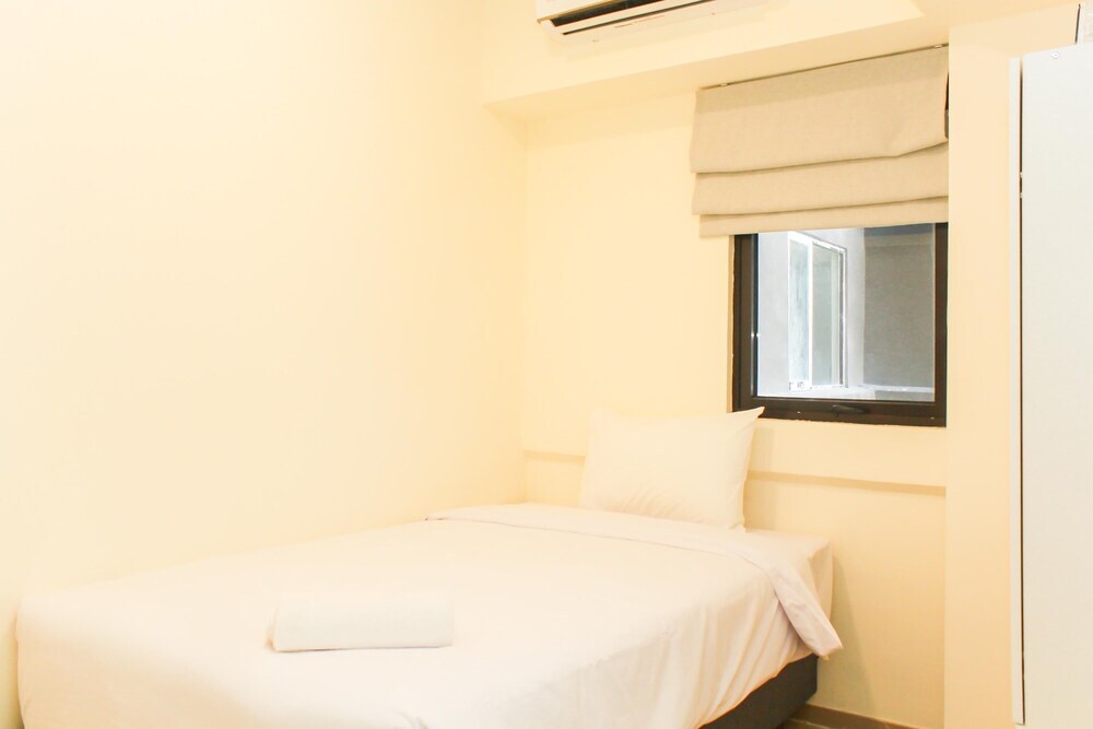 Сибату: Comfortable 2Br With Study Room At Meikarta Apartment