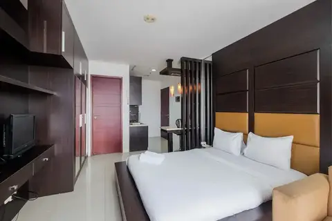 Relaxing Studio Apartment Mangga Dua Residence Near Itc Mall — фото 1