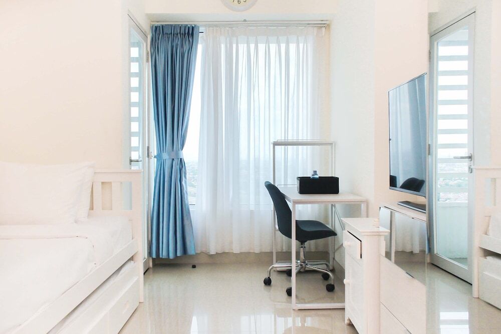 Бекаси: Simply Modern Classic 1Br Without Living Room At Grand Kamala Lagoon Apartment