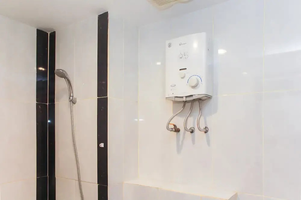 Бекаси: Simply Modern Classic 1Br Without Living Room At Grand Kamala Lagoon Apartment