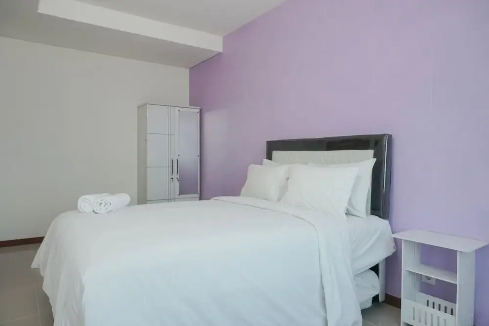 Comfort And Elegant 1Br Green Bay Condominium Apartment — фото 1