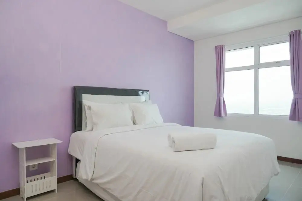 Джакарта: Comfort And Elegant 1Br Green Bay Condominium Apartment