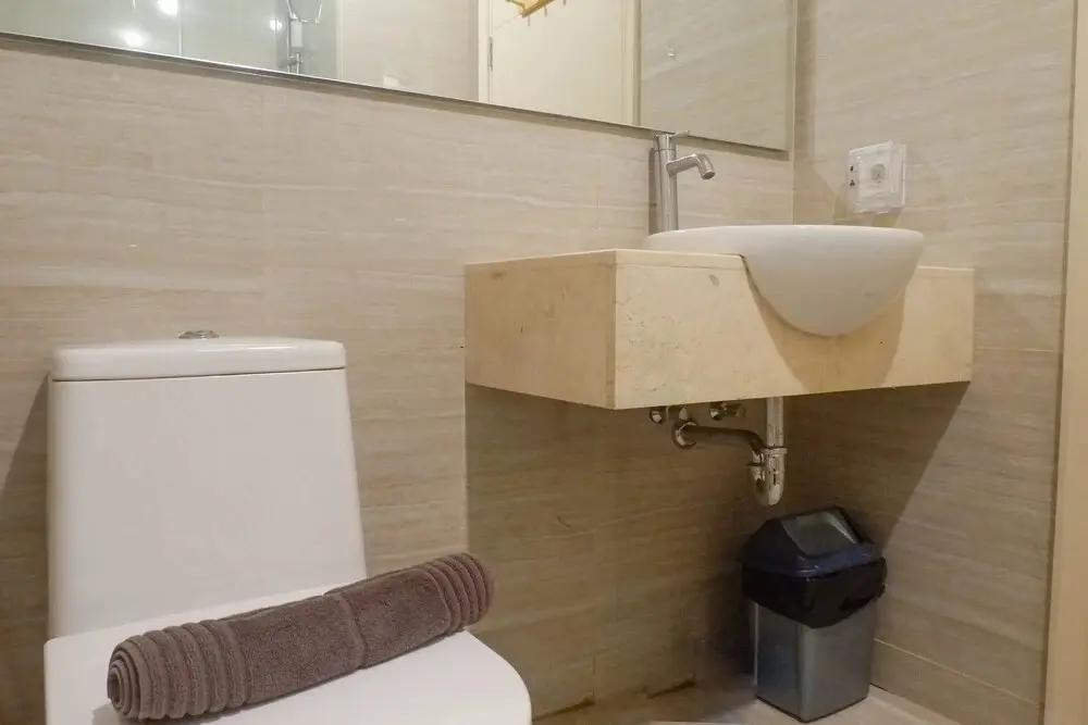 Сурабая: Exquisite & Spacious 2BR Apartment at La Riz Supermall Mansion