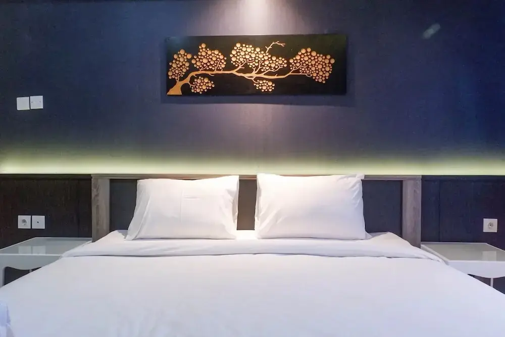 Сурабая: Exquisite & Spacious 2BR Apartment at La Riz Supermall Mansion