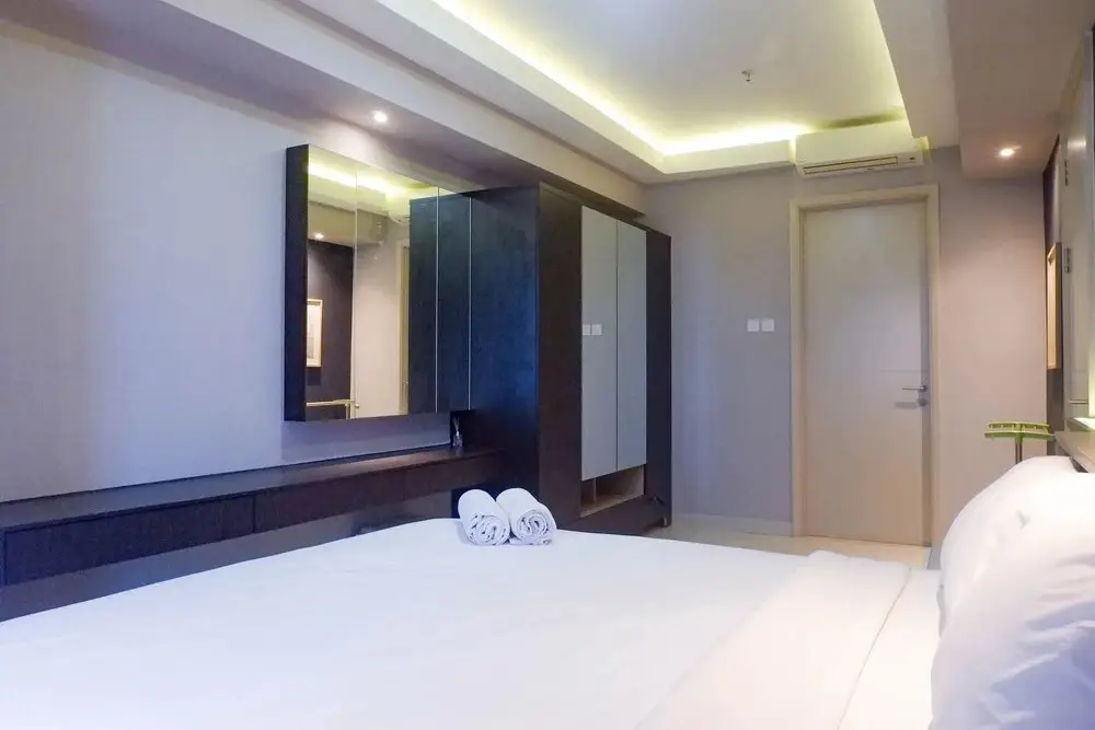 Сурабая: Exquisite & Spacious 2BR Apartment at La Riz Supermall Mansion