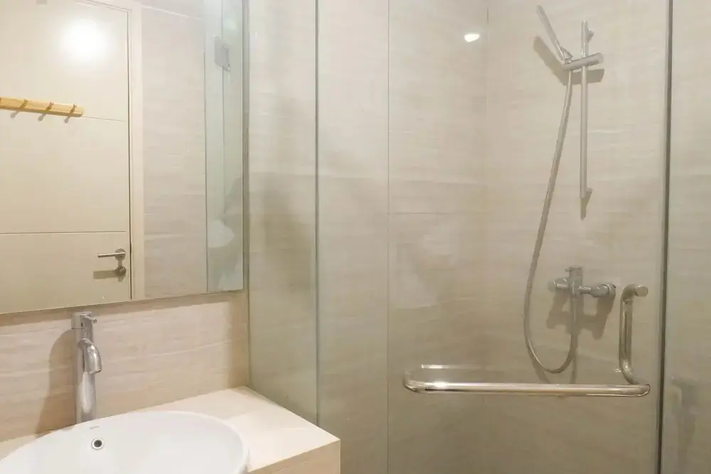 Сурабая: Exquisite & Spacious 2BR Apartment at La Riz Supermall Mansion