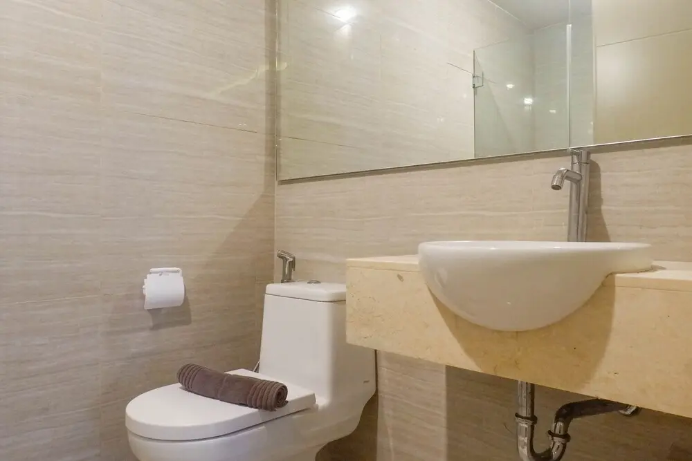 Сурабая: Exquisite & Spacious 2BR Apartment at La Riz Supermall Mansion