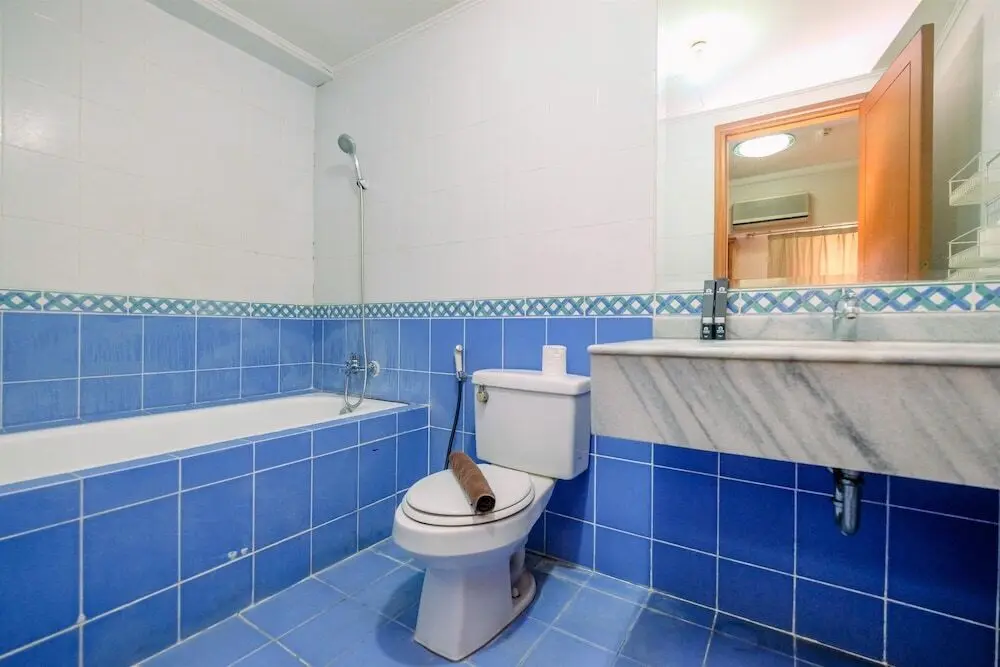 Джакарта: Spacious and Modern 3BR at Bona Vista Apartment