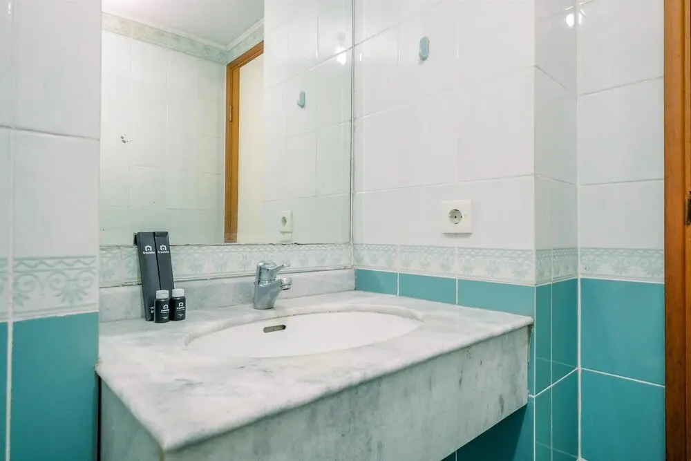Джакарта: Spacious and Modern 3BR at Bona Vista Apartment