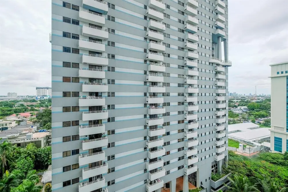 Джакарта: Spacious and Modern 3BR at Bona Vista Apartment