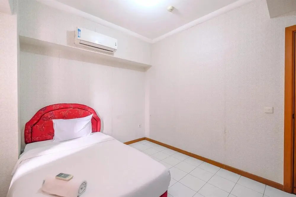 Джакарта: Spacious and Modern 3BR at Bona Vista Apartment