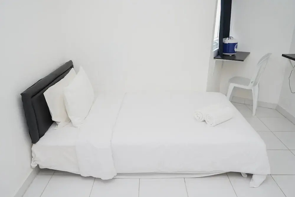 Тангеранг: Comfort Studio at Aeropolis Residence No Kitchen Apartment