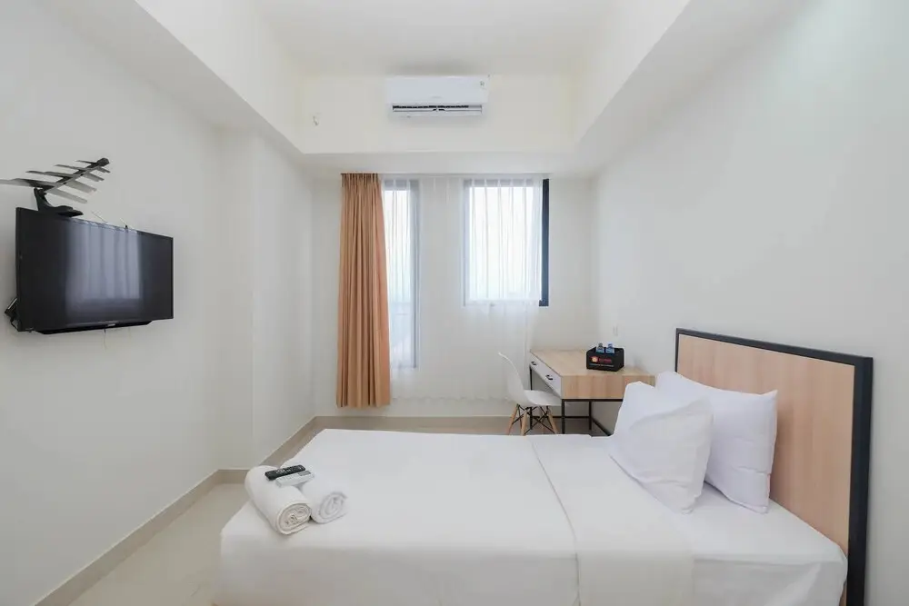 Депок: Pleasurable Studio at Evenciio Apartment near Campus Area