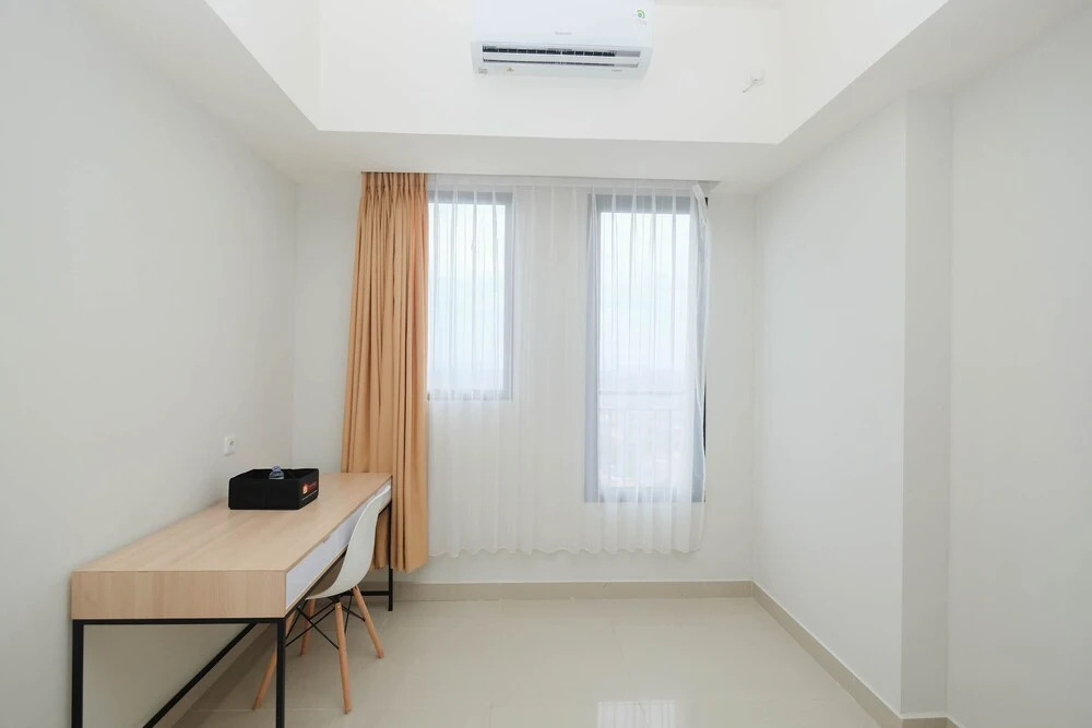 Депок: Comfort and Strategic Studio at Evenciio Apartment near Campus Area