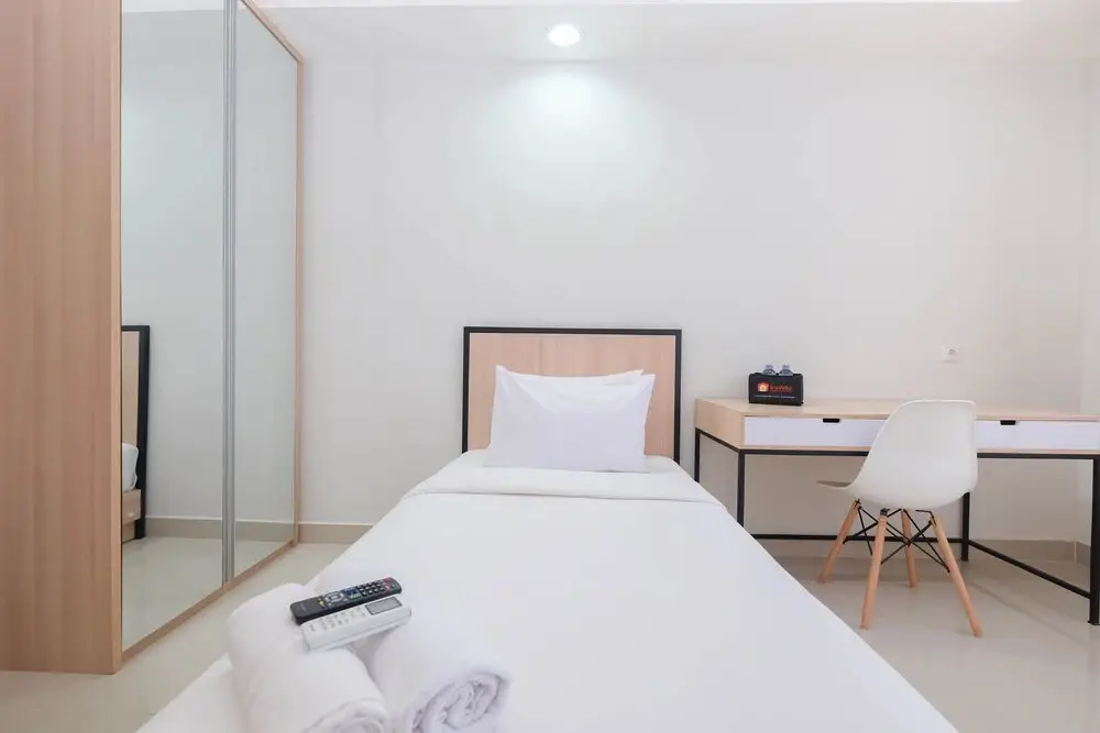 Депок: Comfort and Strategic Studio at Evenciio Apartment near Campus Area