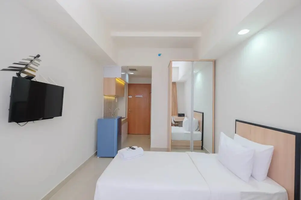 Депок: Comfort and Strategic Studio at Evenciio Apartment near Campus Area