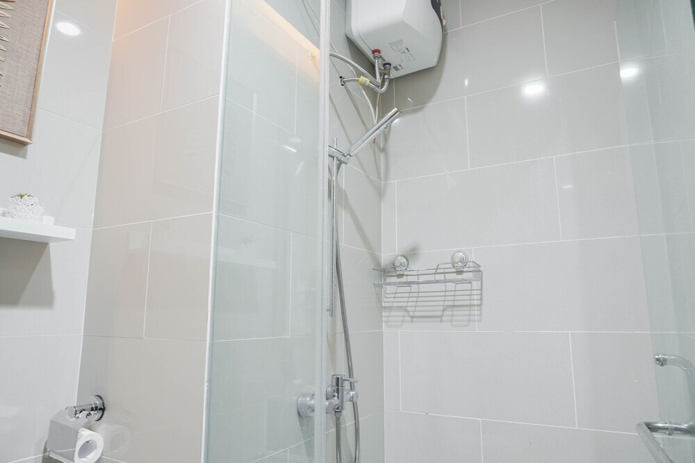 Джакарта: Nice and Spacious 2BR at Permata Hijau Suites Apartment