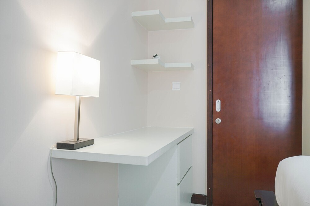 Джакарта: Nice and Spacious 2BR at Permata Hijau Suites Apartment