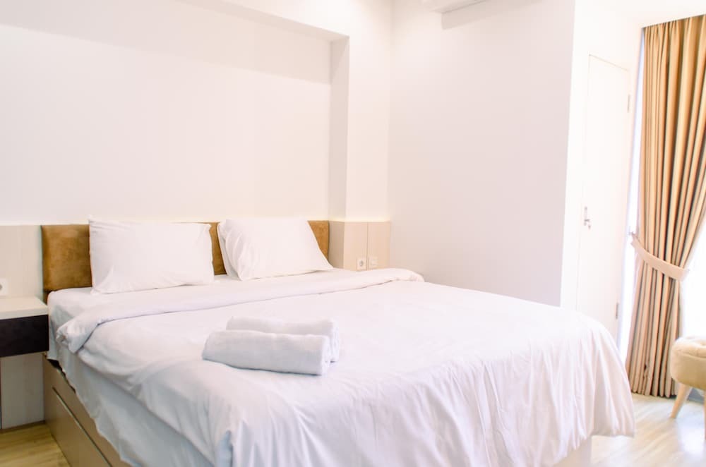 Legok: Super Homey and Clean 1BR Apartment at Branz BSD