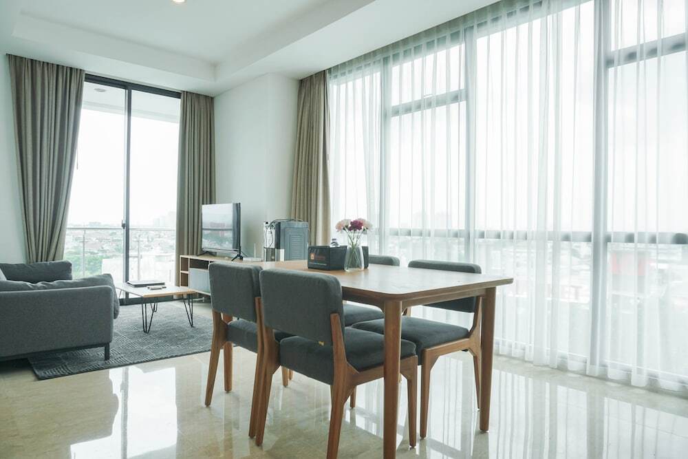 Джакарта: Elegant 2BR Apartment Veranda Residence @ Puri