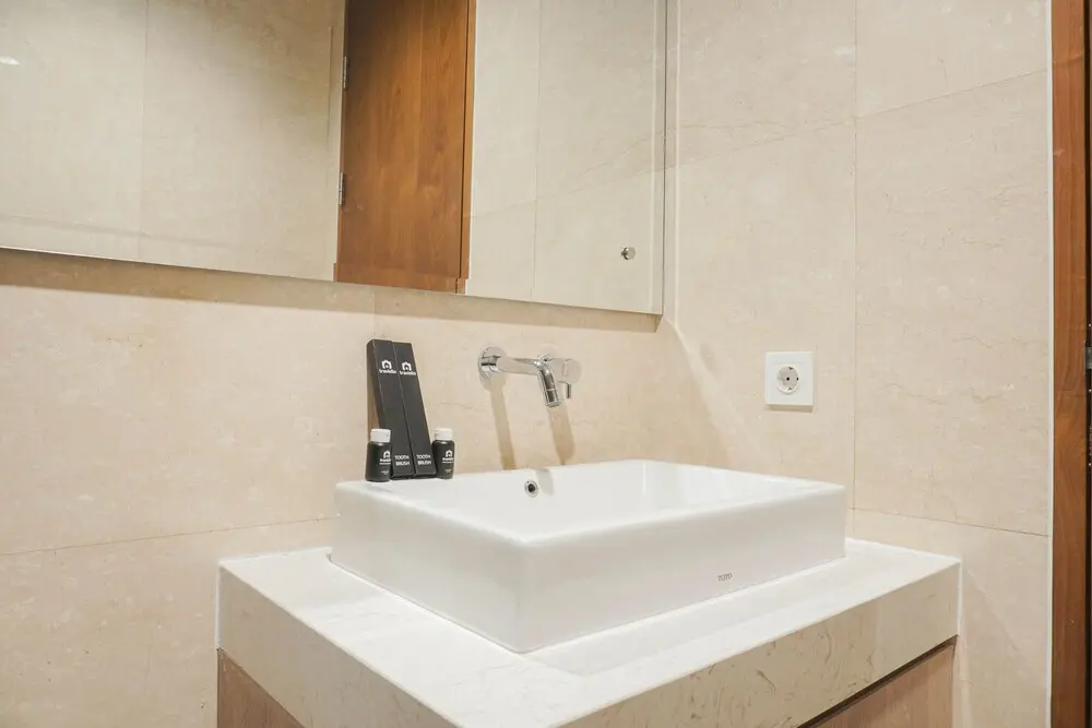 Джакарта: Elegant 2BR Apartment Veranda Residence @ Puri