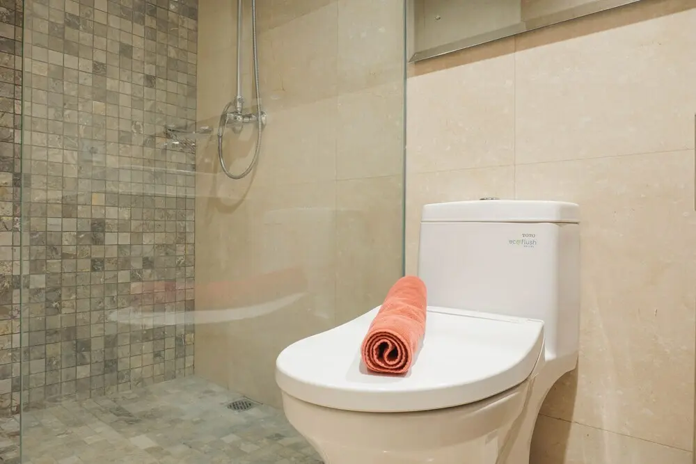 Джакарта: Elegant 2BR Apartment Veranda Residence @ Puri