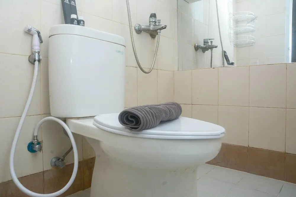 Джакарта: Modern and Comfortable 2BR Bassura City Apartment near Mall