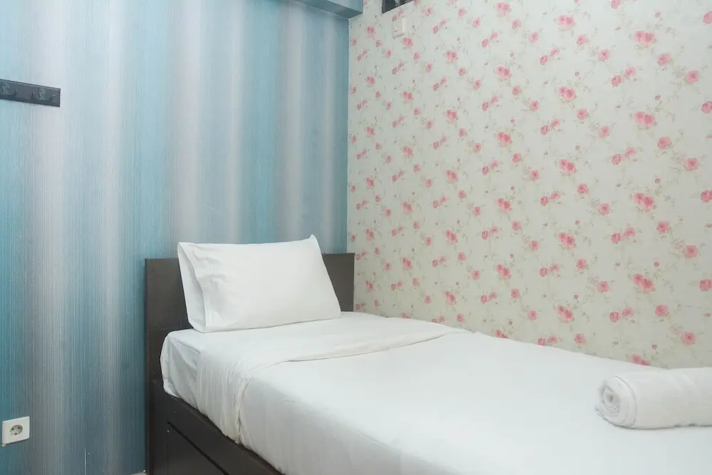 Джакарта: Modern and Comfortable 2BR Bassura City Apartment near Mall