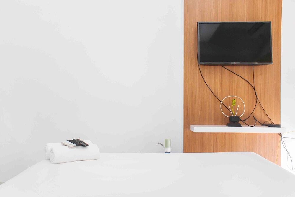Бекаси: Warm and Cozy Studio Patraland Urbano Apartment