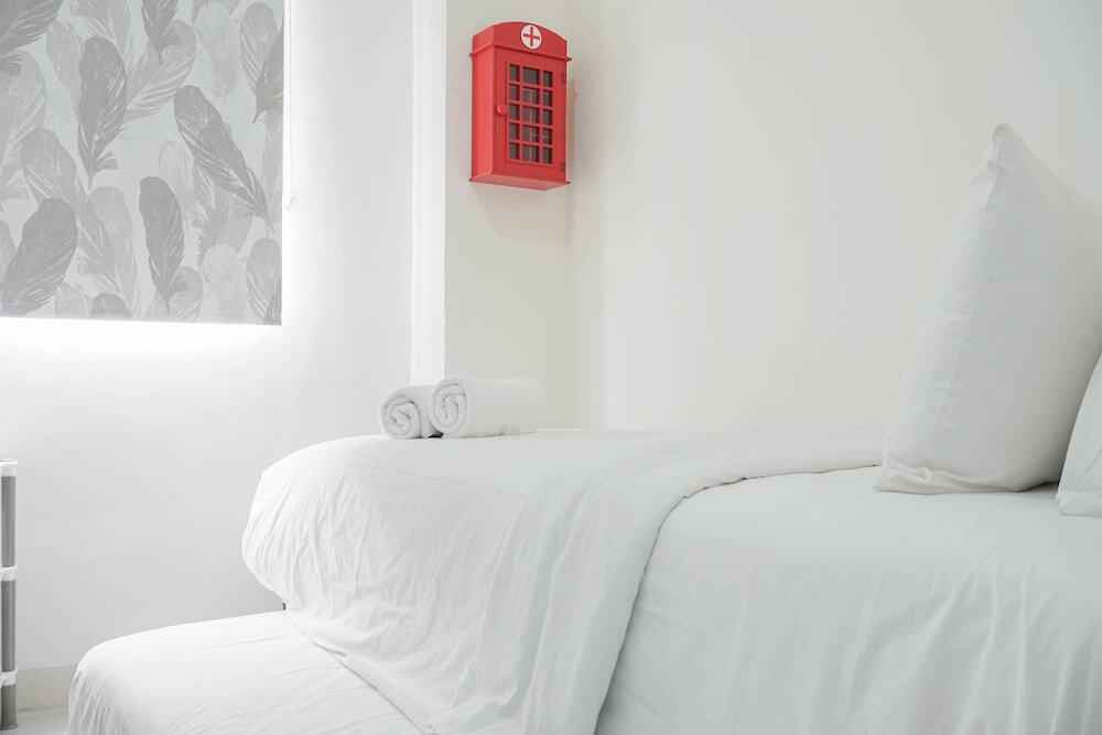 Джакарта: Restful and Tidy 2BR at Green Pramuka City Apartment