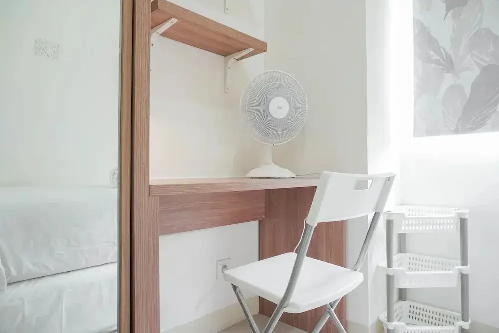Restful and Tidy 2BR at Green Pramuka City Apartment — фото 1