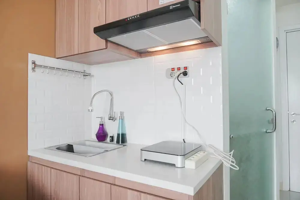 Джакарта: Restful and Tidy 2BR at Green Pramuka City Apartment