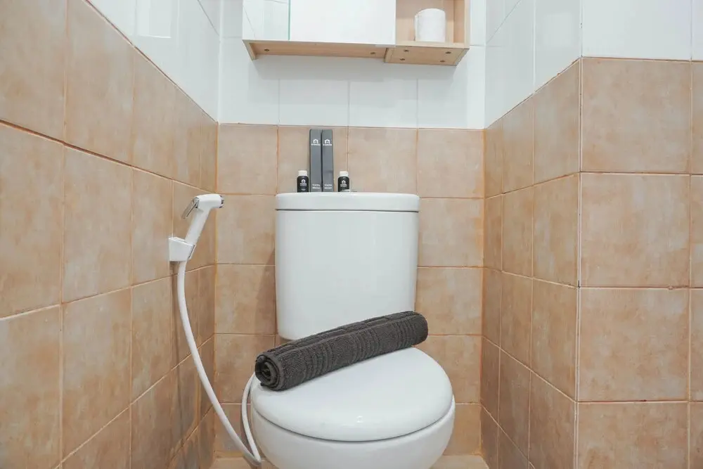 Джакарта: Restful and Tidy 2BR at Green Pramuka City Apartment