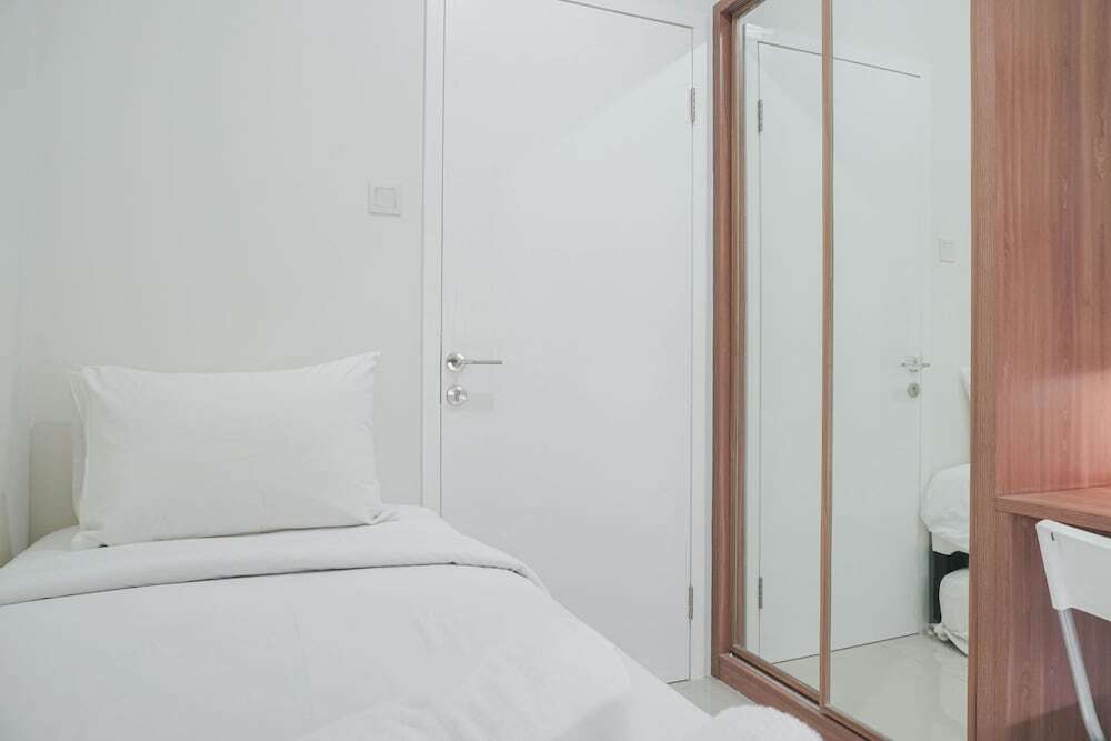 Джакарта: Restful and Tidy 2BR at Green Pramuka City Apartment