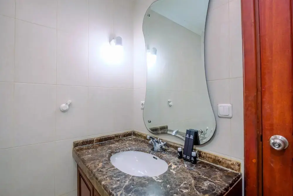 Джакарта: Luxurious and Strategic 2BR at Kusuma Chandra Apartment