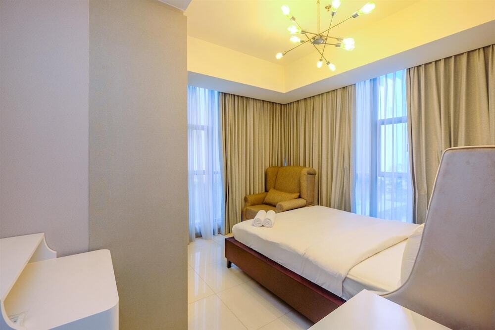 Джакарта: Spacious and Nice 3BR at Casa Grande Apartment