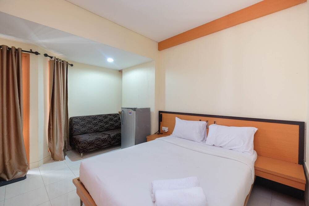 Джакарта: Homey and Nice Studio at Tamansari Sudirman Apartment