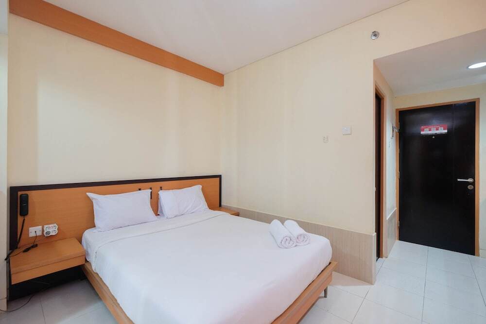 Джакарта: Homey and Nice Studio at Tamansari Sudirman Apartment