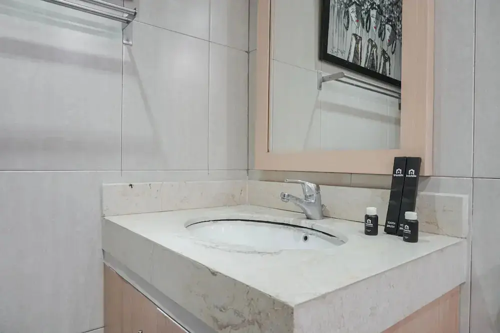 Джакарта: Comfort and Cozy Studio at MT Haryono Square Apartment