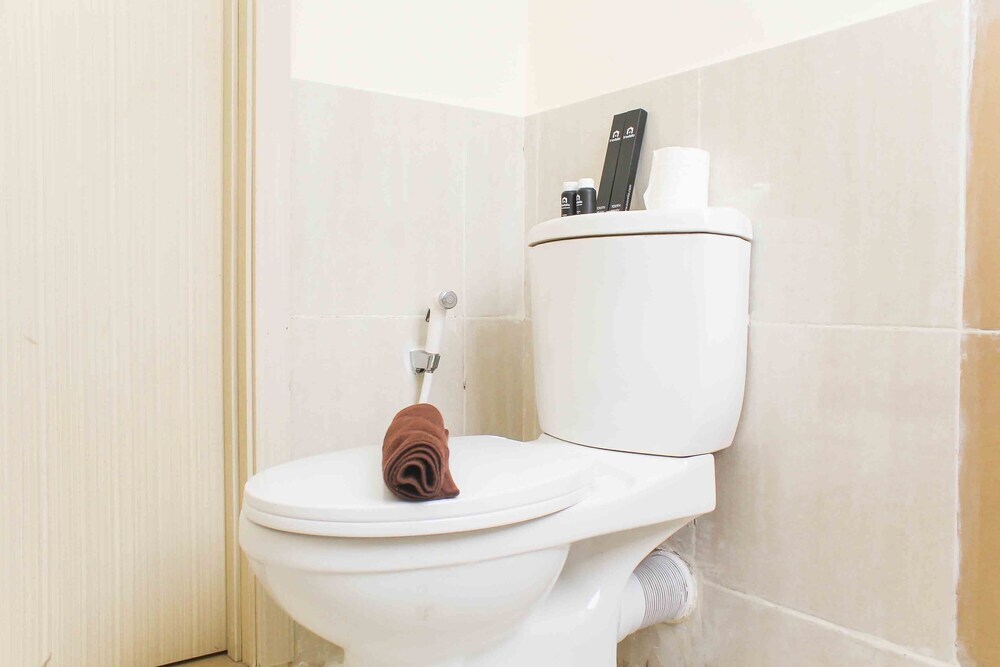 Сибату: Comfortable and Tidy 2BR Meikarta Apartment