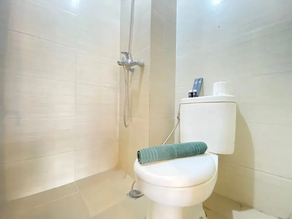 Бандунг: Spacious and Well Furnished 1BR at Gateway Pasteur Apartment