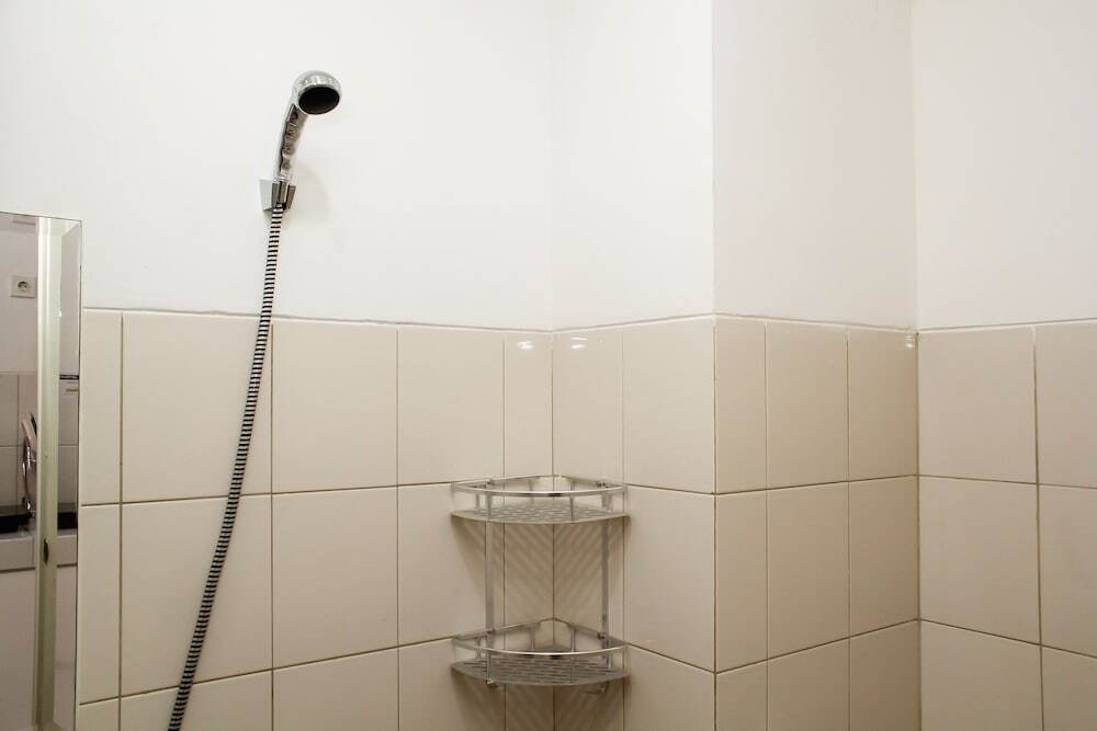 Чикаранг: Chic and Cozy Studio at Riverview Jababeka Apartment