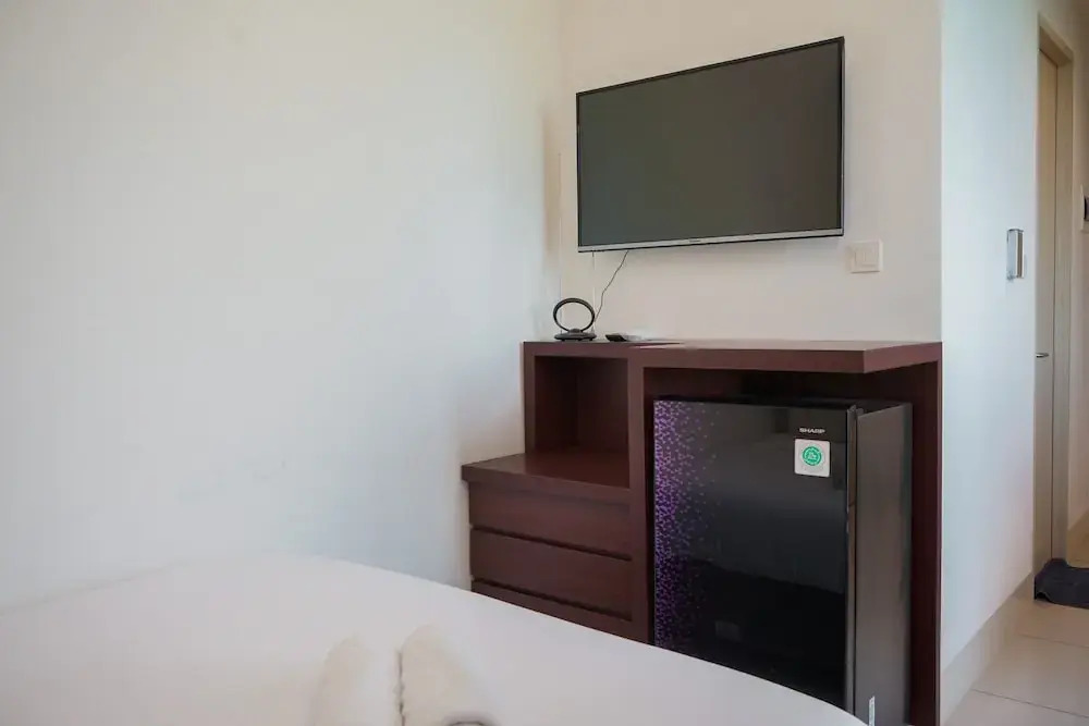 Comfy and Nice Studio at Tree Park City BSD Apartment — фото 1