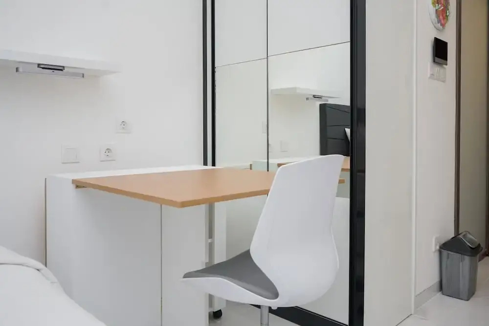 Legok: Elegant and Comfortable Studio Apartment at Sky House BSD