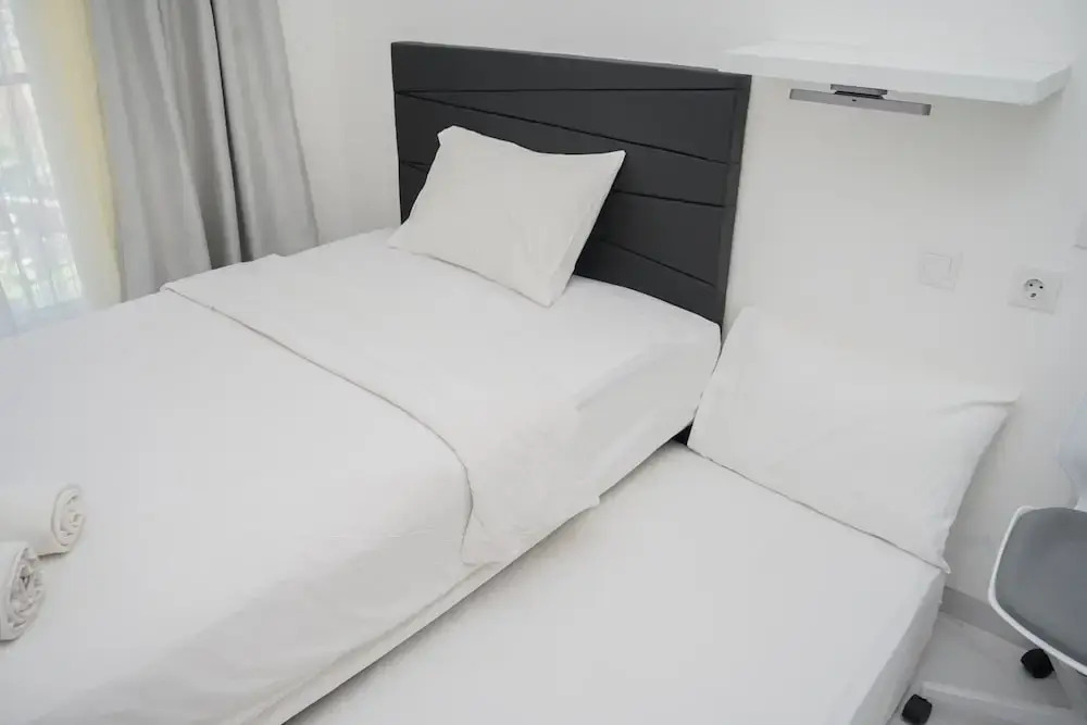 Legok: Elegant and Comfortable Studio Apartment at Sky House BSD