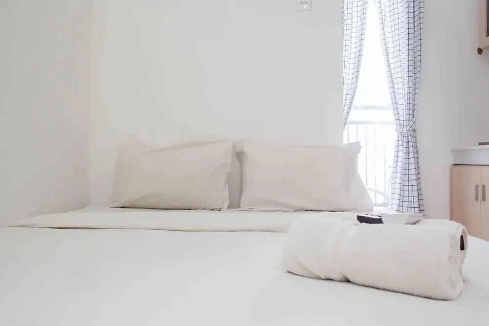 Джакарта: Simple and Cozy Living Studio Room at Bassura City Apartment