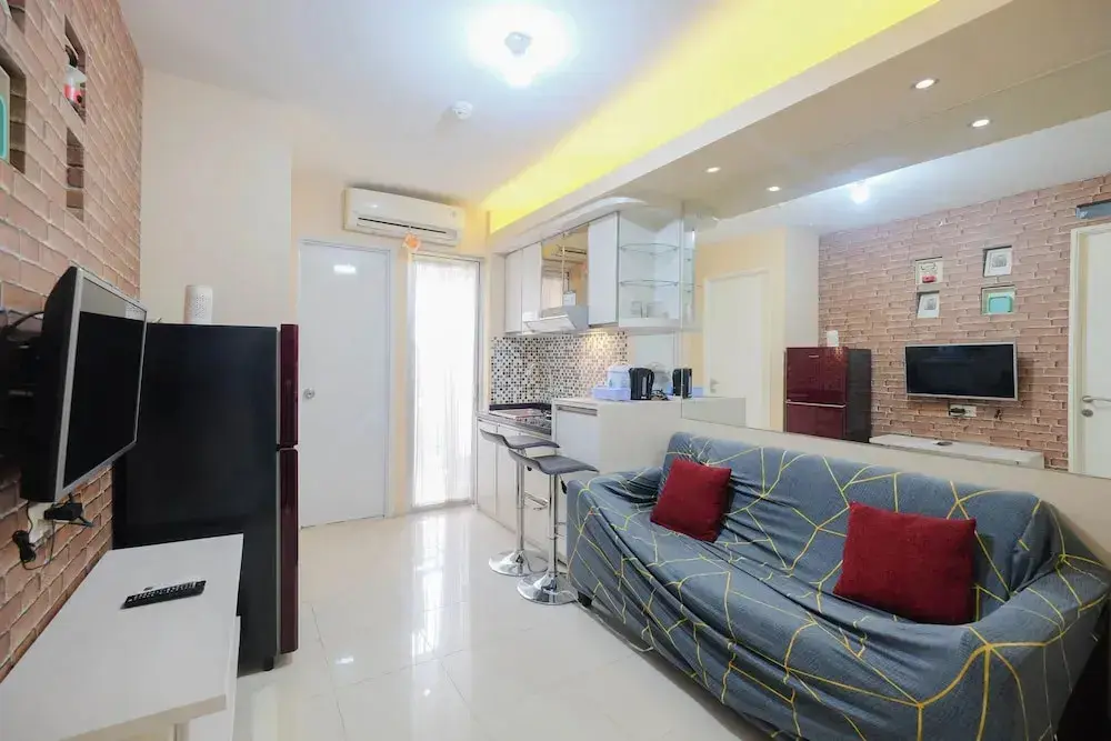 Джакарта: Minimalist and Comfy 2BR at Bassura City Apartment